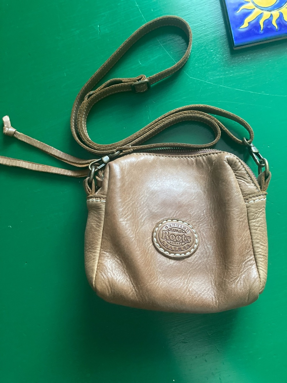 Roots tribe leather small camera bag style-cross body